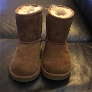 UGG Classic (Toddler/Little Kid)